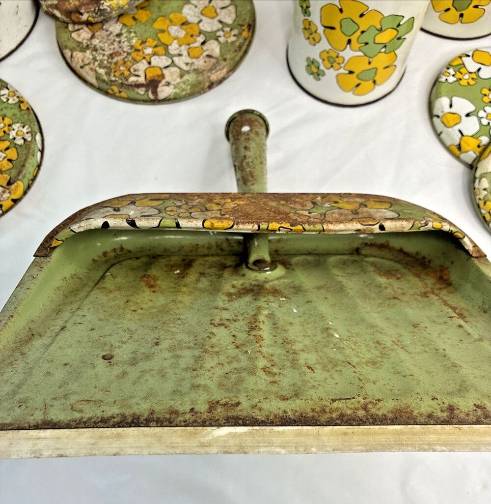 Ballonoff Daisy Tin Set Canister Dustpan Avocado Green Yellow Flower Rusty Vtg - Picture 3 of 16
